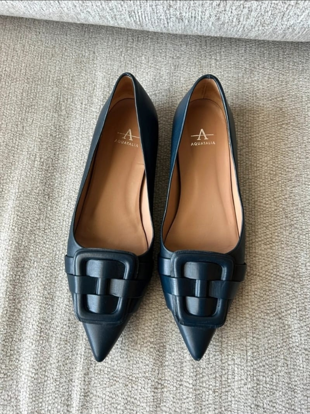 Aquatalia Women's Black Pointed-Toe Leather Flats